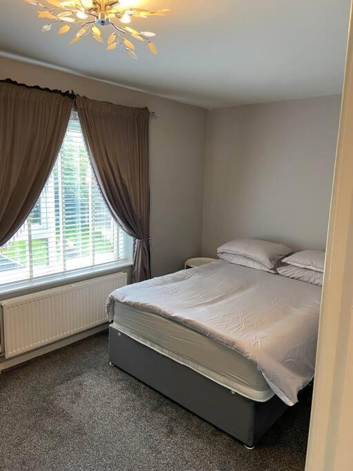 Вилла Garland Way 2 Bed House Sheffield Free Parking 5 Min From M1 Мосборо Экстерьер фото